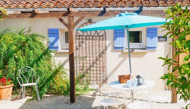 Biron - Architect designed light and airy single-storey villa