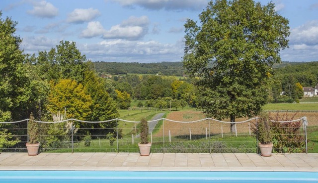 Biron Farmhouse - Five Bedroom Villa, Sleeps 14