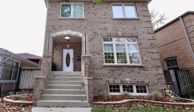 Birthday?Anniversary?Showers?3500 sq ft, sleeps 16