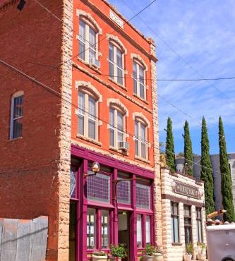 Bisbee Brownstone Suites