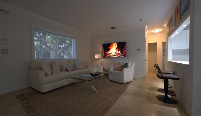 Biscayne Park 3BD2BA Spacious