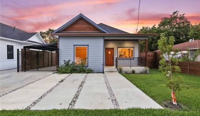 Bishop Arts Bungalow Escape
