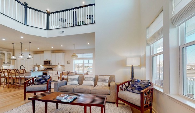 Bishop's Landing brand new villa with EVC, pond views, outdoor pool, gym, tennis