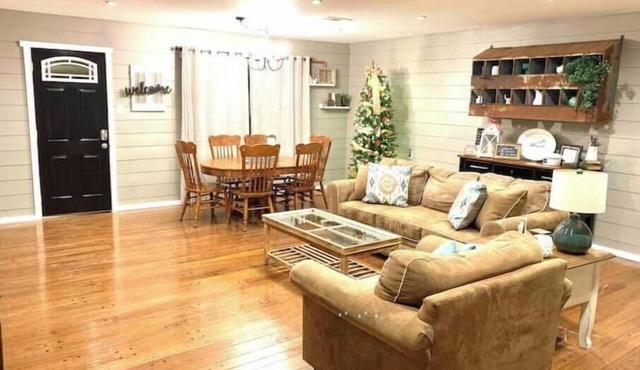 Bison Hall 2, no cleaning fee, 1 block from Harding