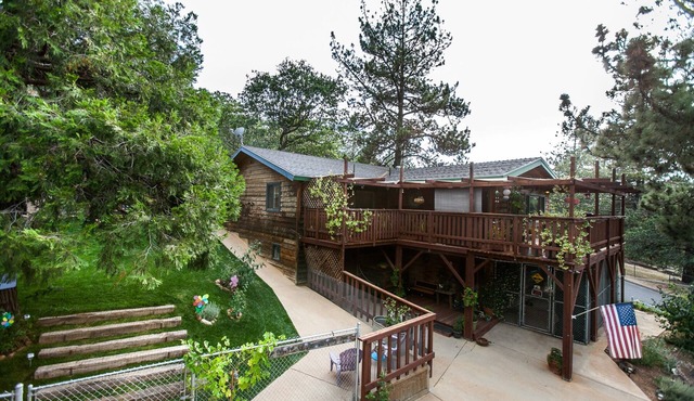 Bison Lodge For Quiet Contemplation, Modern Conveniences, AC/Wifi & Pets