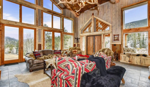 ⛷⛰☀ Bison Peak Lodge ☀⛰⛷nPremier Rocky Mountain Wilderness Lodge on 37 Acres