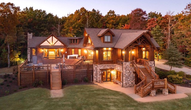 Bison View Lodge -Epic Views | Hot Tub | Pickleball Courts