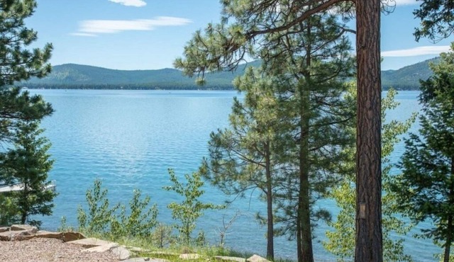 Bitterroot Bungalow on Little Bitterroot Lake!