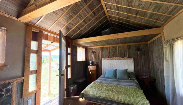 Bitterroot Cabin near Hot Mineral Soaks!