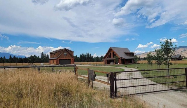 Bitterroot Paradise 1 BR Guesthouse