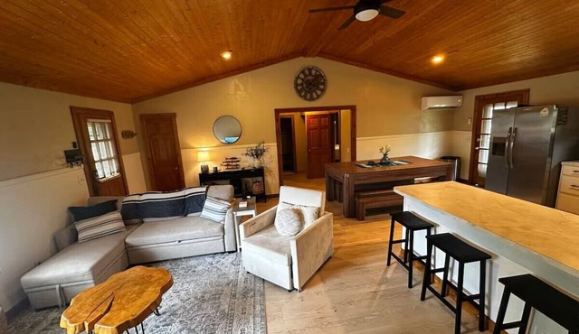 Bixby Cove Cottage 4-bedroom with plenty of outdoor space for family fun!