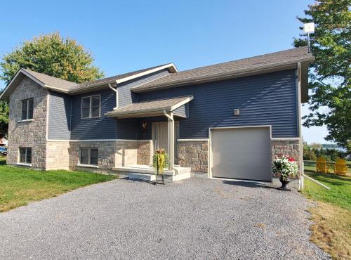 BizLodge Napanee Hillside Bayview Group And Family