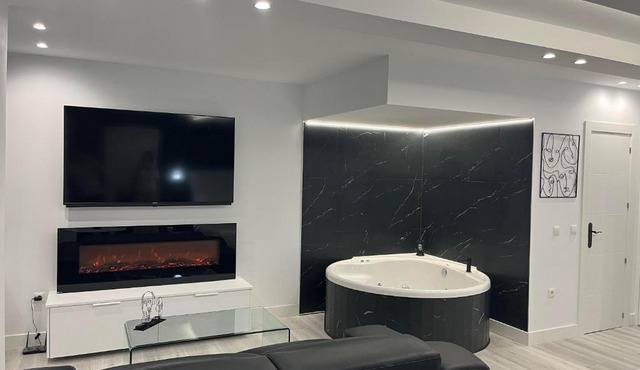Black and White Suite "La Marinera"