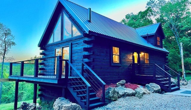 Black Bear A-Frame Waterfront Log Cabin with Hot Tub Jacuzzi