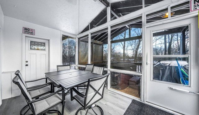 Black Bear At Heron Hill Retreat Hot Tub On Lake!