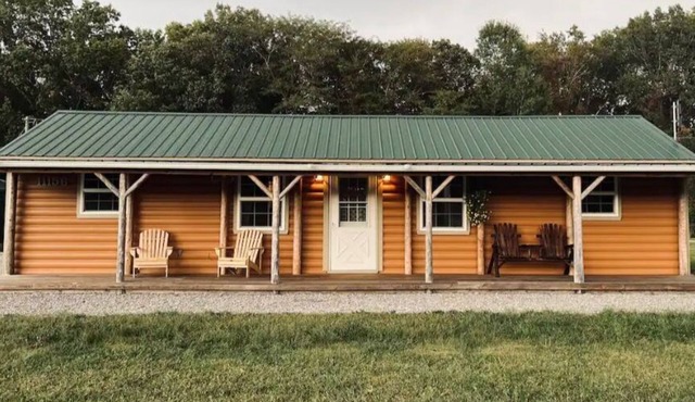 Black Bear Cabin, Gaming room and Boat parking