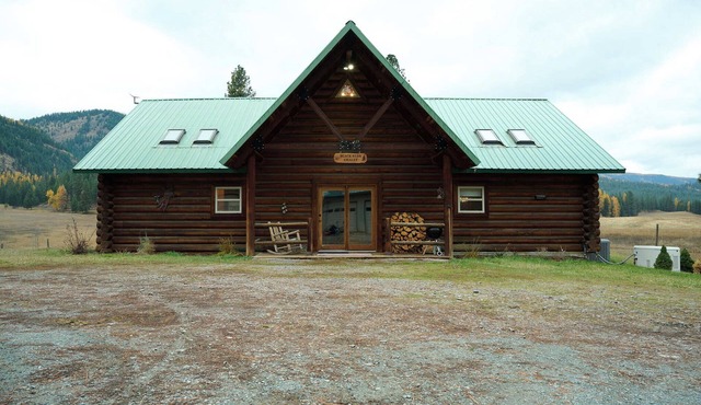 Black Bear Chalet - Alpine Falls Ranch