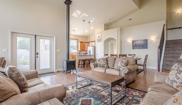 Black Bear IV: Two Primary Suites & Dog-Friendly