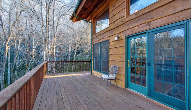 Black Bear Lodge at LLH - Spacious House! Game Room! Fire pit! Land Harbor Amenities!