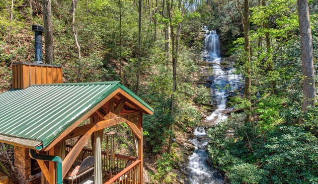 Black Bear Lodge by Jackson Mountain Rentals