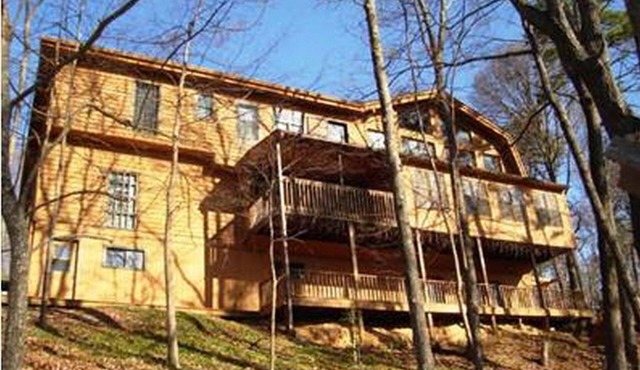 Black Bear Lodge Cabin