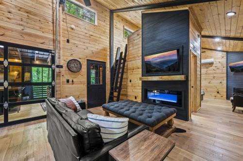 Black Bear Lodge - Fire Pit - Hot Tub