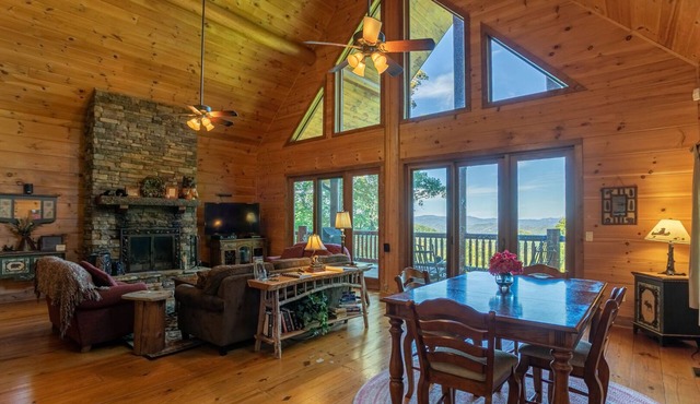 Black Bear Lodge: Long Range Views | Hot Tub | Wood Burning Fireplace | Valle Crucis Cabin