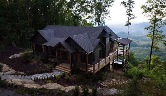Black Bear Luxury Cabin