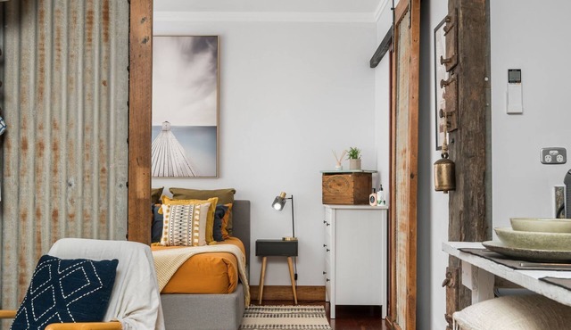 Black Beauty Studio - Bangalow Secluded Heaven