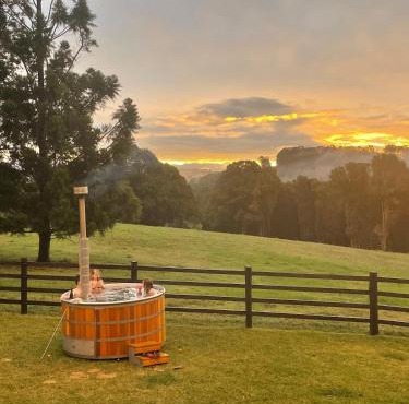 Black Cockatoo Bangalow