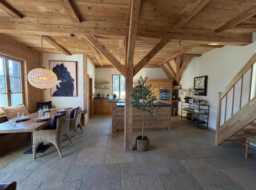 Black Cockatoo Lodge close to Bern and Thun