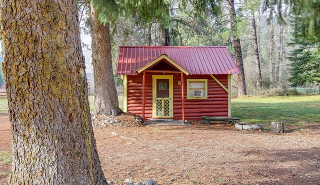 Black Diamond Guest Ranch Cabin w/Lodge Access!