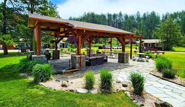 Black Elk Resort Cottages and RV Park