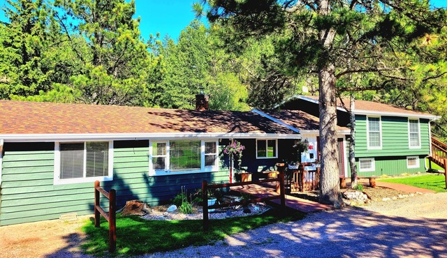 Black Elk Resort's Ponderosa Lodge - Fireplace - Hot-tub - Mountain View