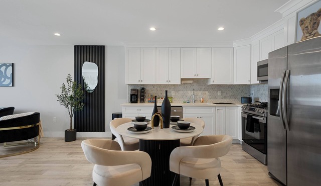 Black & Gold Elegance Near NYC, American Dream Mall