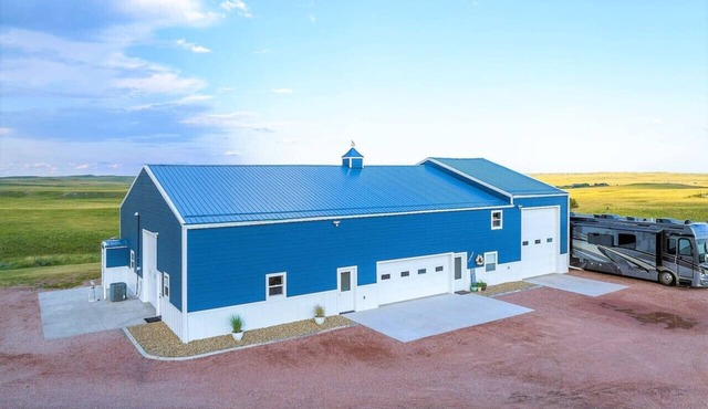 Black Hills Barndo, Game Room, Hot Tub