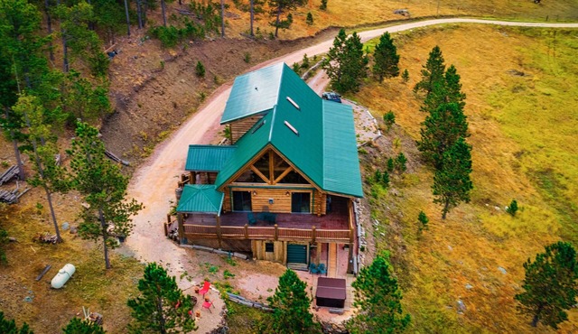 Black Hills GETAWAY- Alpine Prairie Lodge- Beautiful Log Cabin on 8 acres.