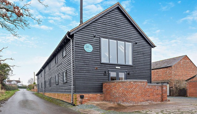 Black Lion Barn - Six Bedroom House, Sleeps 12