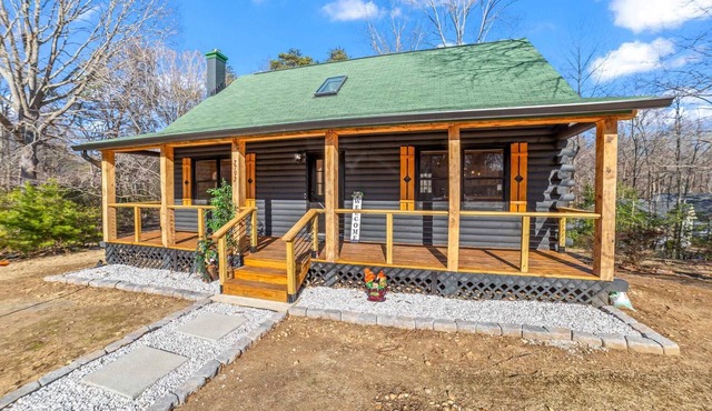 Black Luxury Cabin Fire Pit Game Room.10 Guests