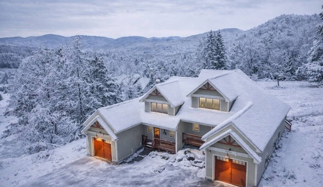 Black Mountain Ski in/out Home | Views + Hot tub!