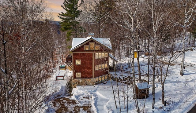 Black Mtn Cabin, Walk to Lift and XC Trails, Views, Private, Unique Charm