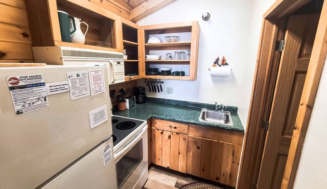Black Oak Cabin- Cabin on the Chippewa Flowage within a Resort