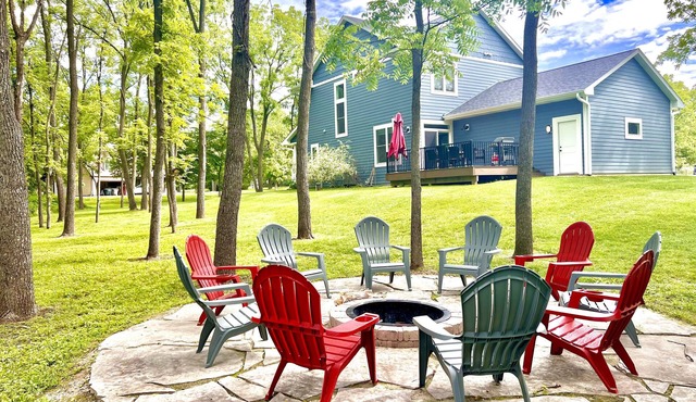 Black Point House, 4bd, Scenic Views, Deck, BBQ, Sleeps 10