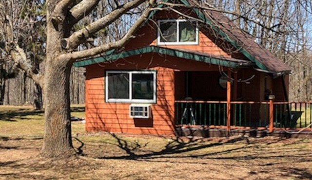 Black River Retreat (Dog Friendly!)