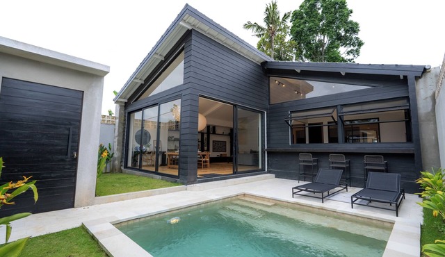 Black Villa by Betterplace