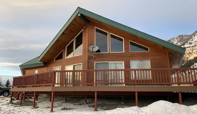 Black Wolf Lodge, View of Henry's Lake