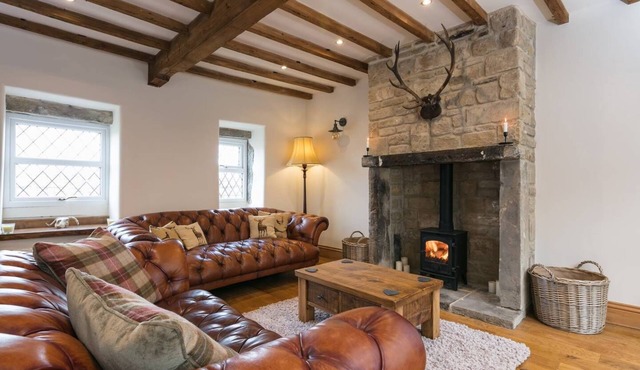 Blackberry Cottage with Log Burner