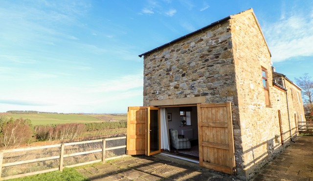 BLACKBURN COTTAGE BARN, pet friendly, with a garden in Wolsingham
