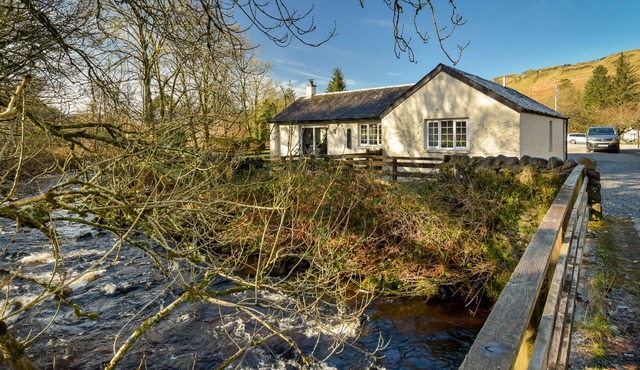 Blacksmiths Cottage - a detached cottage that sleeps up to 6 guests