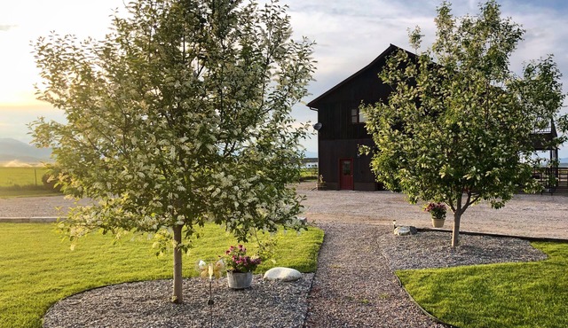 Blacktail Inn & Stations